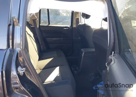 2016 Jeep Compass Sport z USA, uszkodzony, nr VIN 1C4NJCBB1GD543010